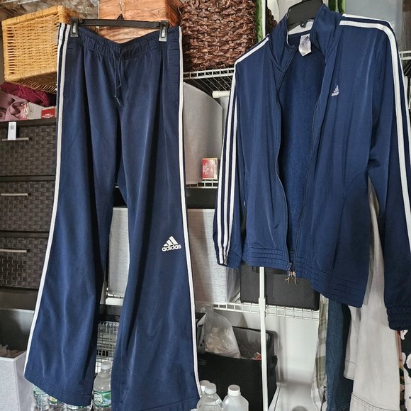 Ladies adidas jogging suit - mint condition! - Picture 1 of 3